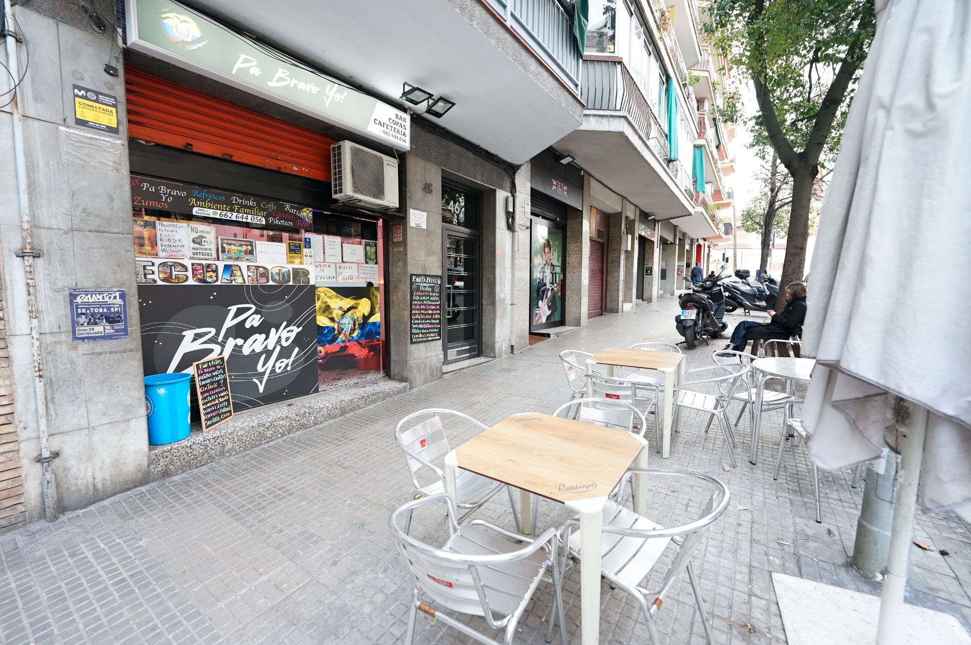 Vista exterior de Local en traspaso en Santa Coloma de Gramenet con Aire acondicionado, Calefacción y Terraza
