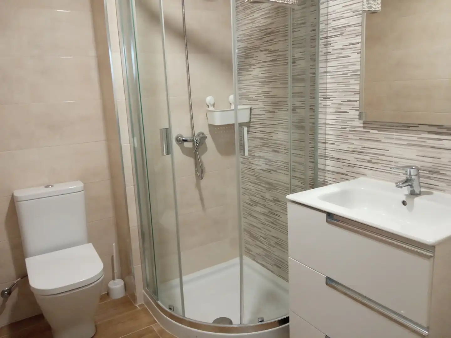 Bathroom of Flat for rent in Ourense Capital   with Heating, Terrace and Furnished