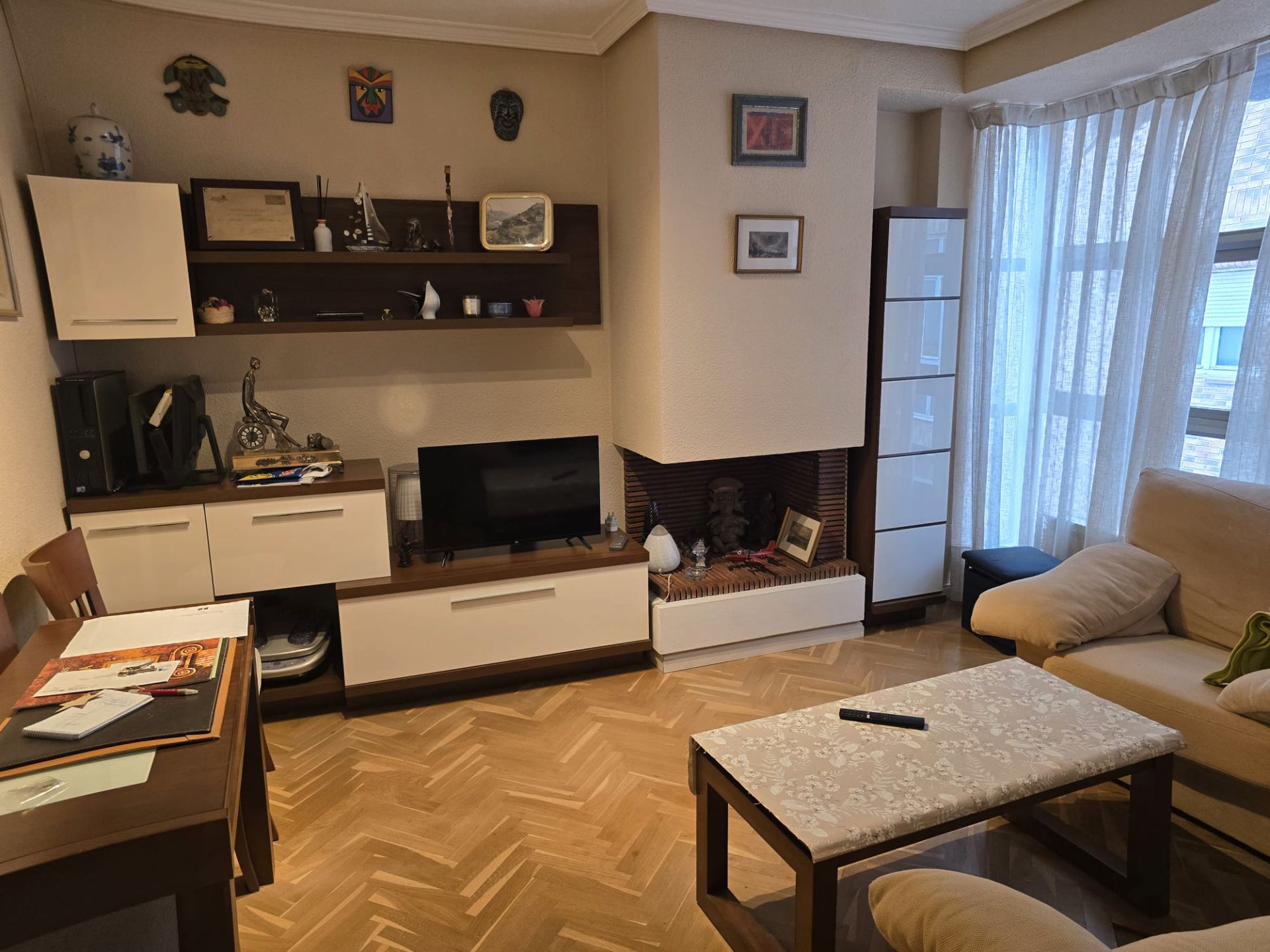 Sala d'estar de Pis en venda en  Madrid Capital amb Aire condicionat, Calefacció i Parquet