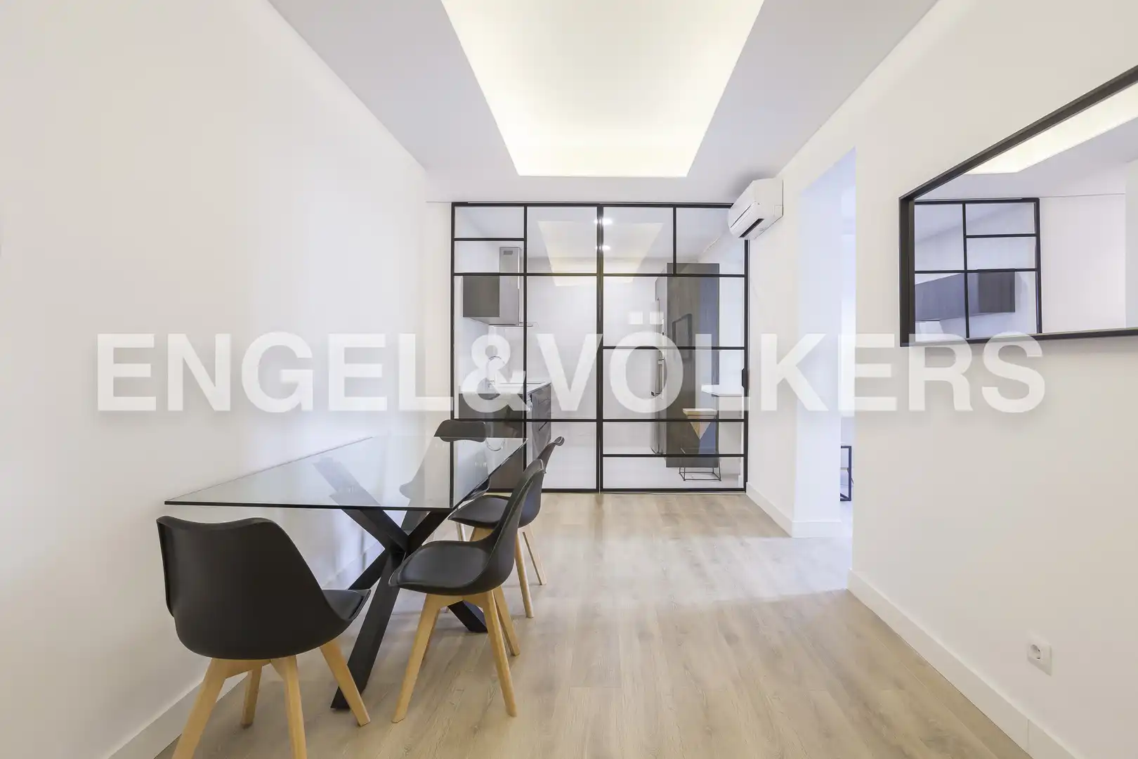 Living room of Flat for rent in Madrid  with Air Conditioner, Heating and Furnished