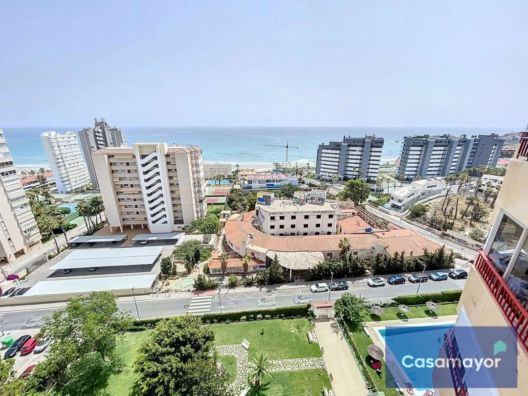 Vista exterior de Pis en venda en Alicante / Alacant amb Jardí privat, Traster i Piscina