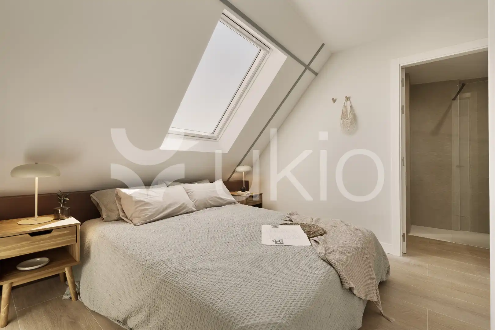 Habitación de Apartamento de alquiler en Madrid con Calefacción, Terraza y Piscina