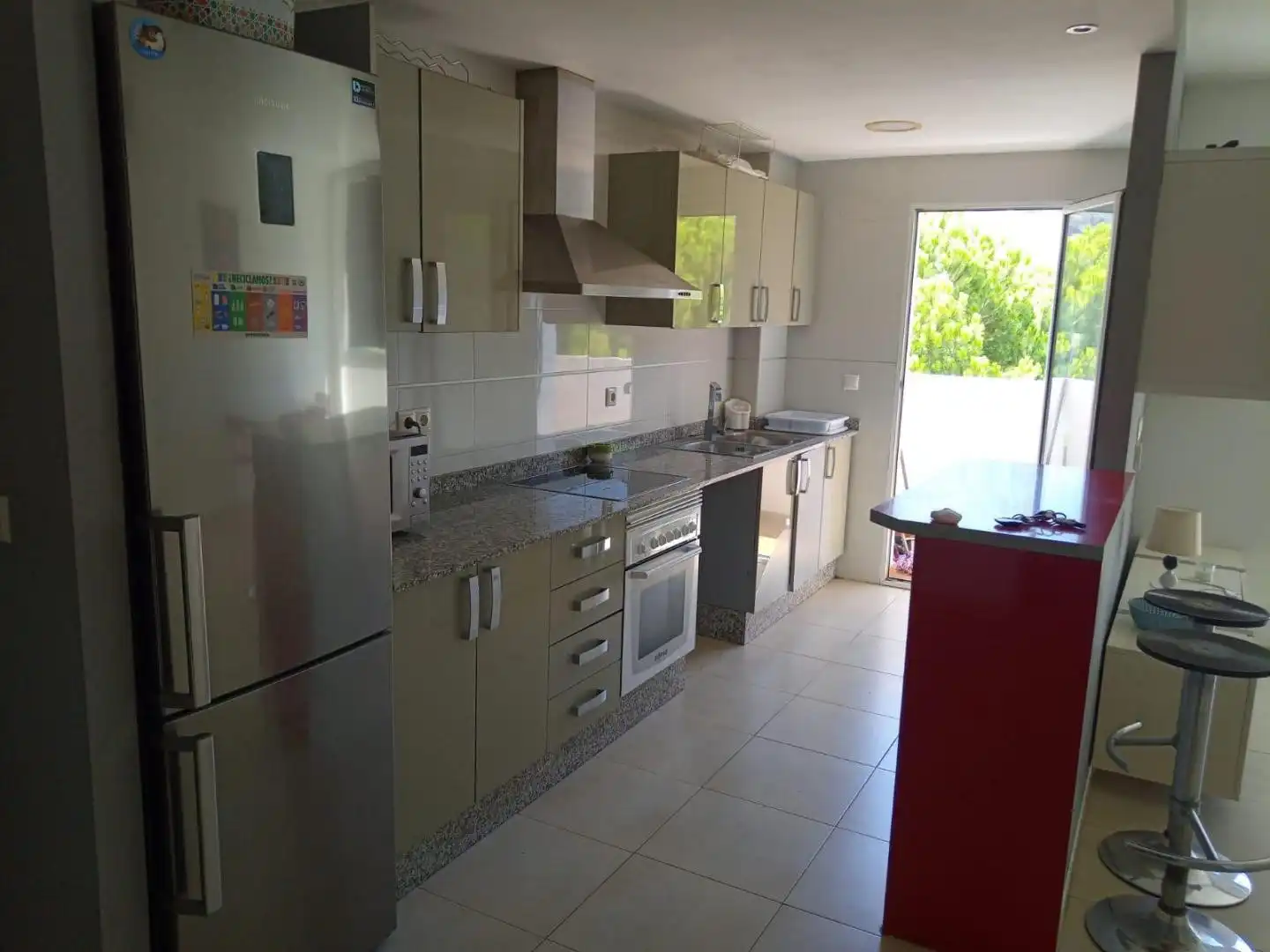 Cocina de Dúplex de alquiler en Almoines con Aire acondicionado, Terraza y Amueblado