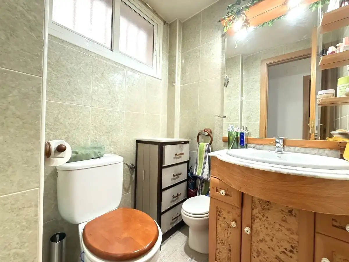 Bathroom of Houses for sale in Azuqueca de Henares  with Air Conditioner, Heating and Private garden