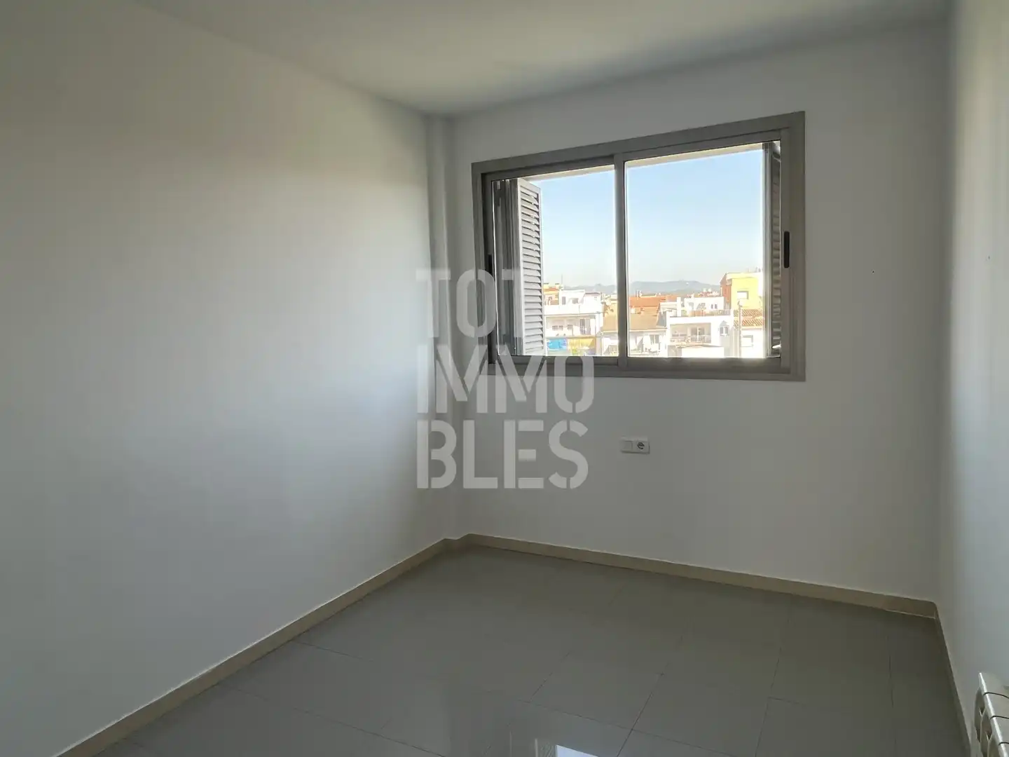 Bedroom of Flat for sale in Girona  with Heating, Terrace and Swimming Pool