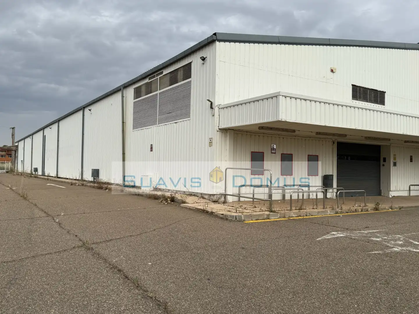 Vista exterior de Nave industrial en venta en Zamora Capital  con Calefacción