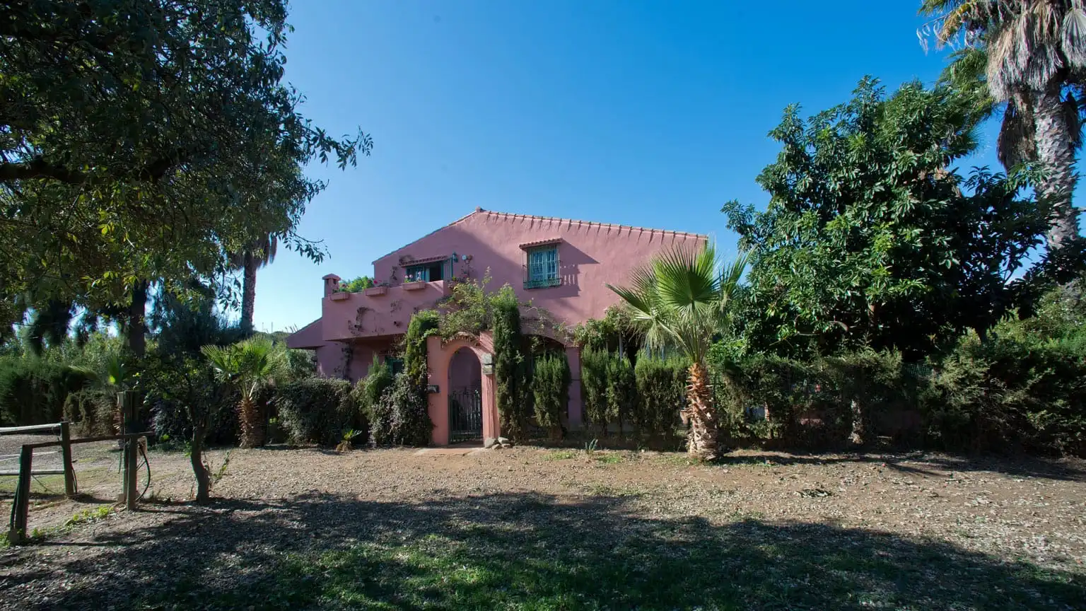 Vista exterior de Terreno en venta en Estepona