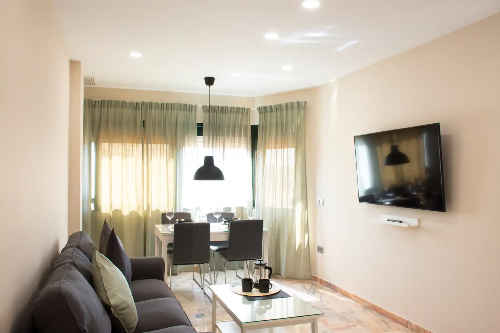Sala de estar de Apartamento de alquiler en Sevilla con Aire acondicionado, Lavadora y Microondas
