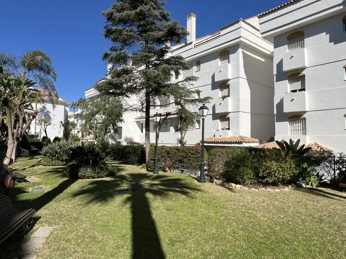 Außenansicht von Wohnung zum Verkauf in Marbella mit Klimaanlage, Terrasse und Möbliert