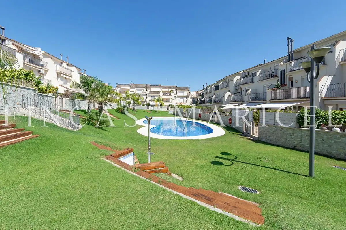 Maison mitoyenne avec piscine à vendre à Ametllers - Poble-Sec