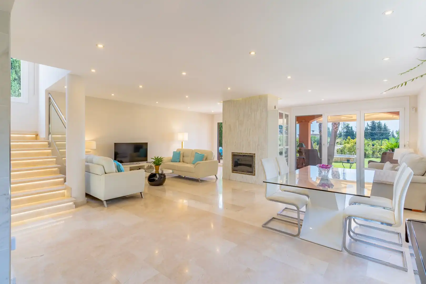 Sala d'estar de Casa o xalet en venda en Estepona