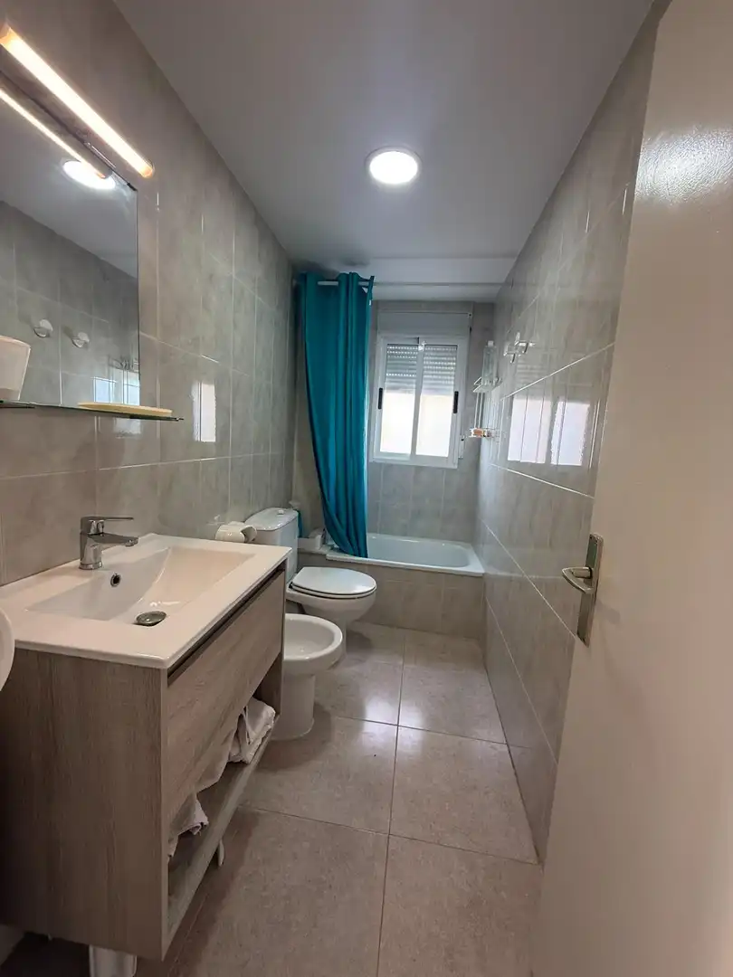 Baño de Apartamento en venta en Tavernes de la Valldigna con Terraza, Trastero y Amueblado