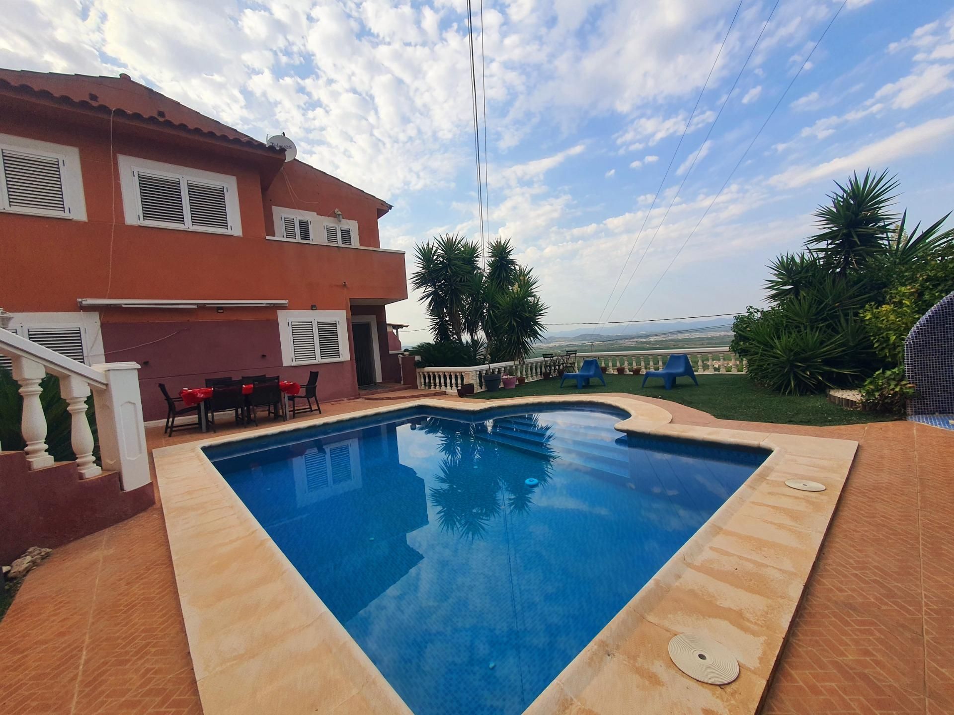 Swimming pool of Single-family semi-detached for sale in Chiva  with Air Conditioner, Terrace and Swimming Pool