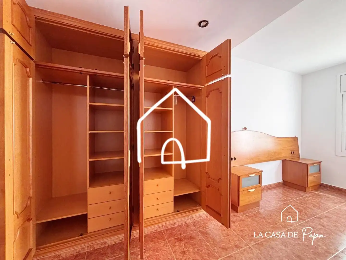 Habitación de Piso en venta en Viladecans con Aire acondicionado, Calefacción y Terraza