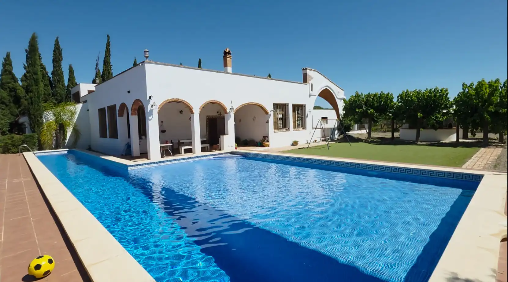 Chalet con piscina en venta en Carrer de València