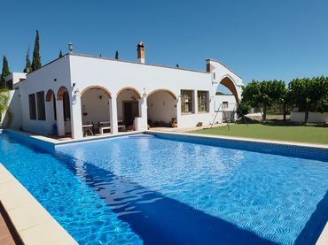 Detached house with pool for sale in Carrer de València