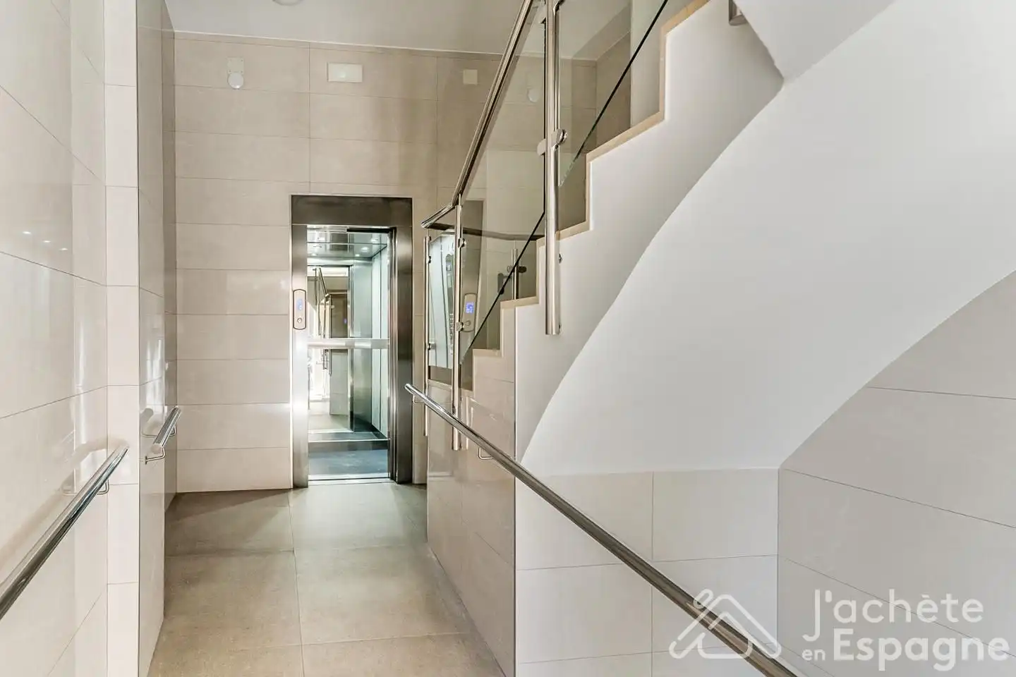 Flat with terrace for sale in calle de Molina del Palau, imagen 27