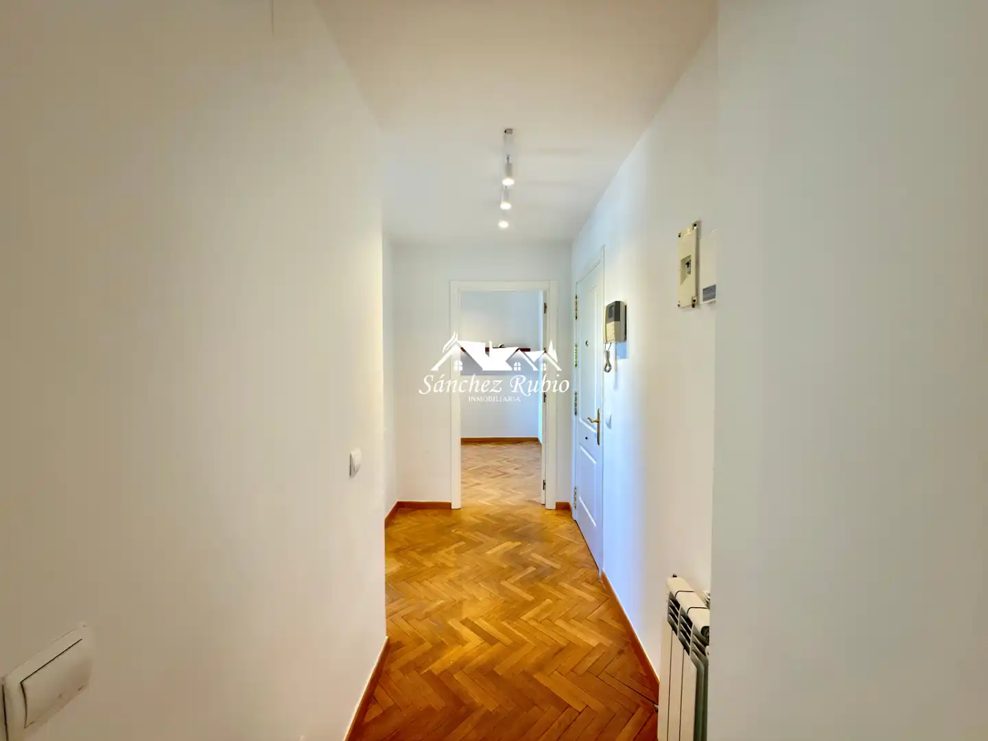 Attic for rent in Las Rozas de Madrid  with Air Conditioner, Heating and Parquet flooring