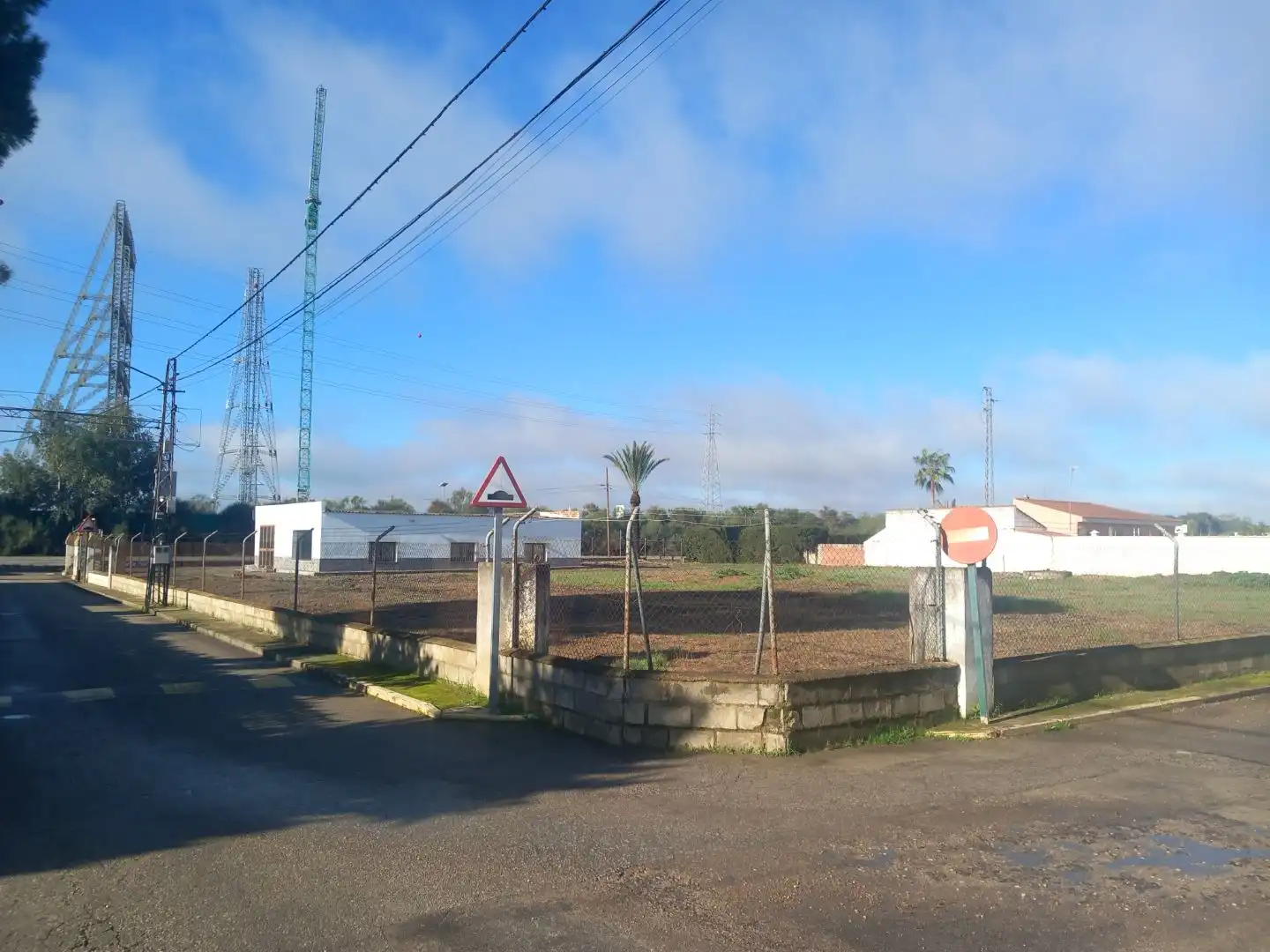 Vista exterior de Local de lloguer en Utrera