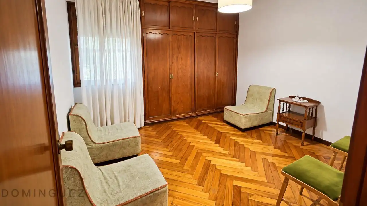 Sala de estar de Piso en venta en Vigo  con Calefacción, Parquet y Terraza