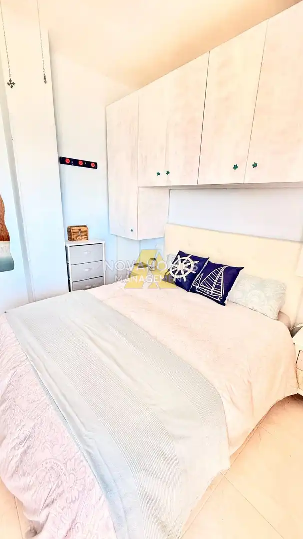 Schlafzimmer von Wohnungen zum Verkauf in La Manga del Mar Menor mit Klimaanlage, Heizung und Terrasse