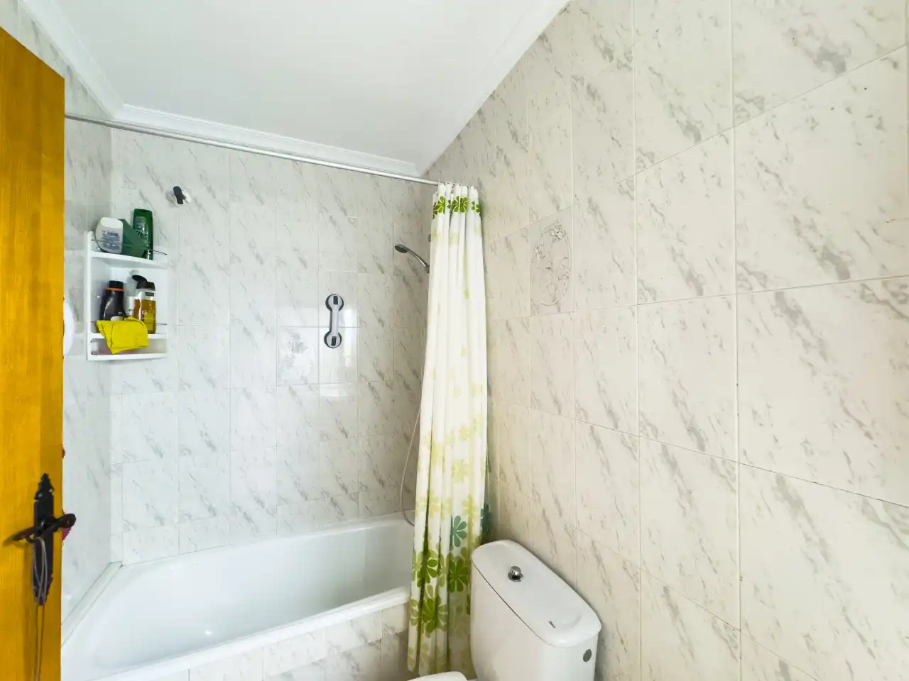 Bany de Apartament en venda en Torrevieja amb Aire condicionat, Calefacció i Terrassa
