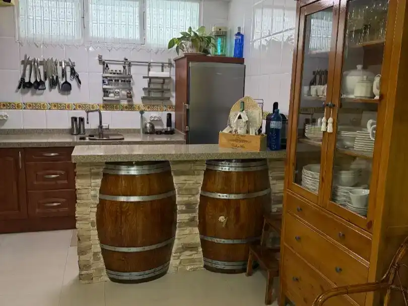 Cuina de Casa adosada en venda en Miranda de Ebro amb Jardí privat, Parquet i Traster