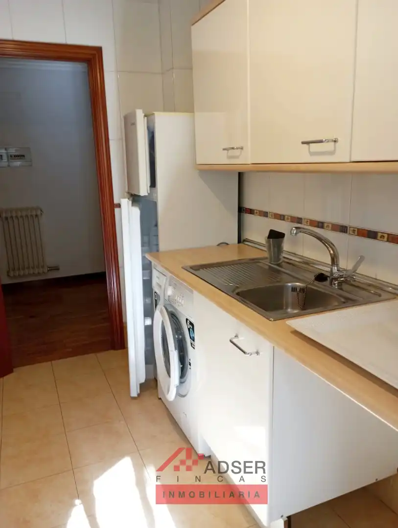 Cuina de Pis en venda en  Logroño amb Calefacció, Parquet i Traster