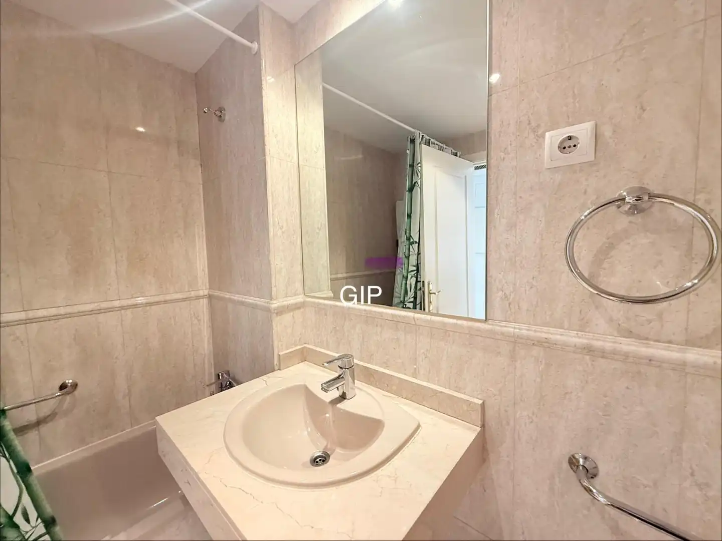 Apartments for rent in Calle de Deyanira, 59, Rejas