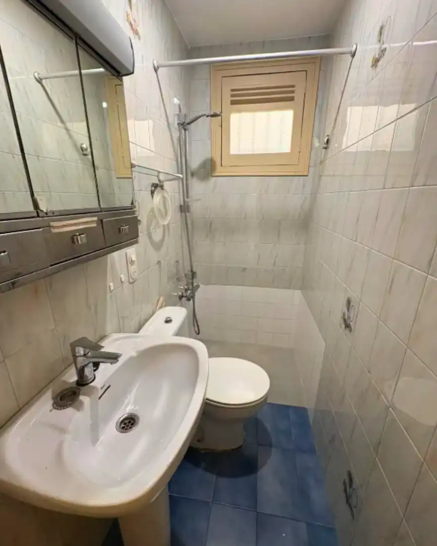 Bathroom of Flat for rent in Quart  with Heating