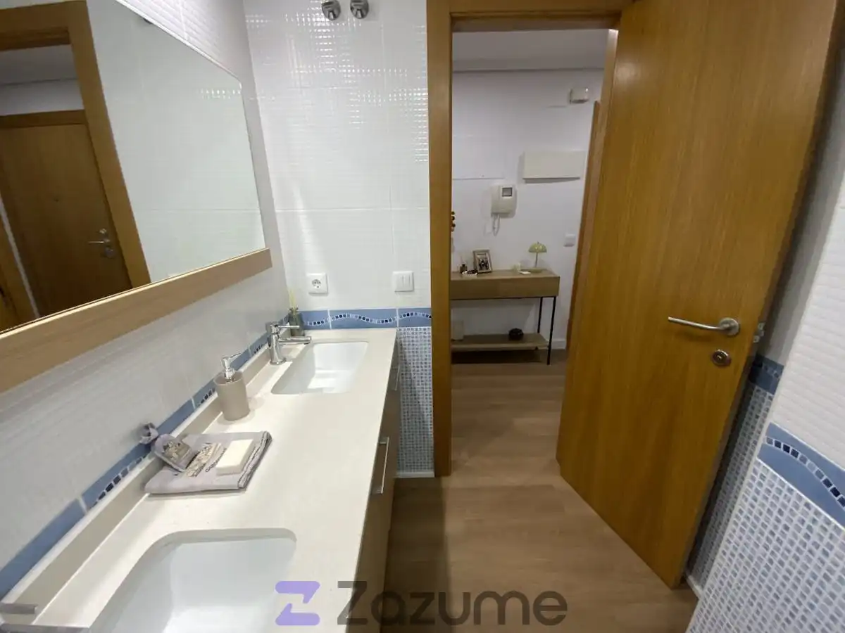 Bathroom of Flat for rent in Alcàsser  with Air Conditioner, Heating and Parquet flooring