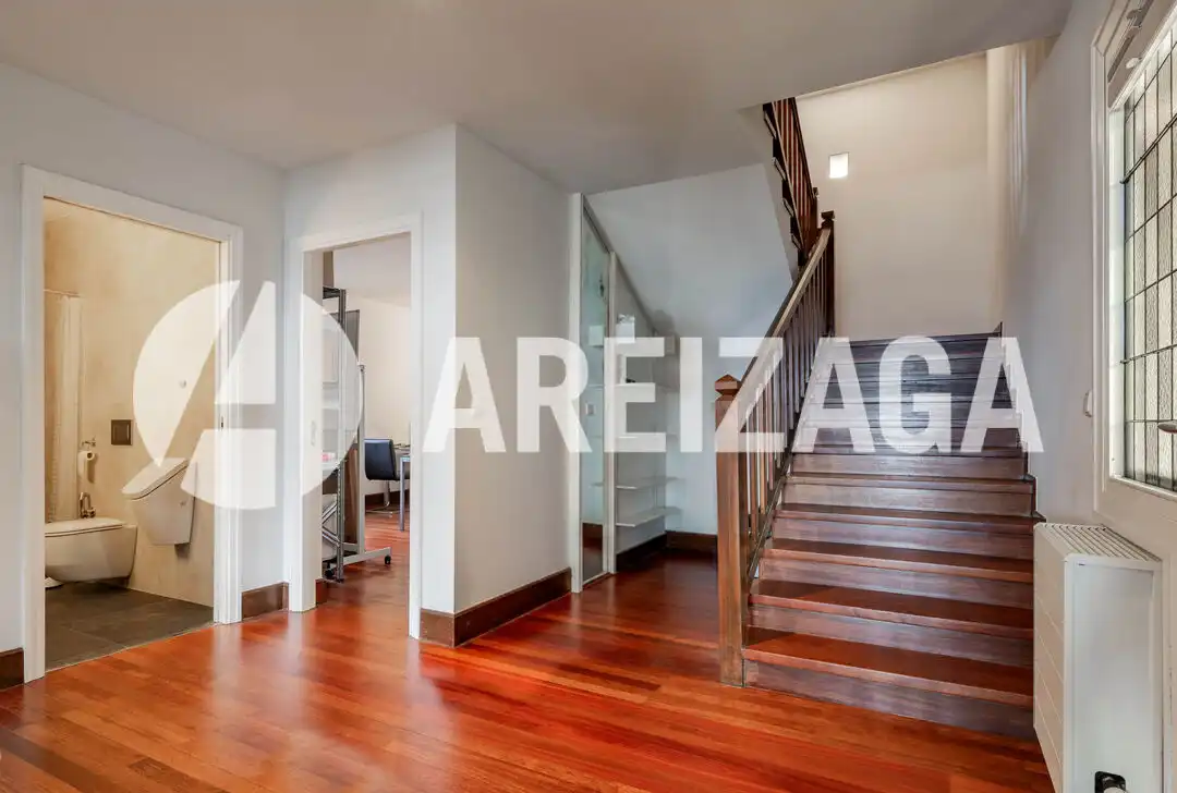 Piso en venta en Donostia - San Sebastián  con Calefacción, Terraza y Trastero
