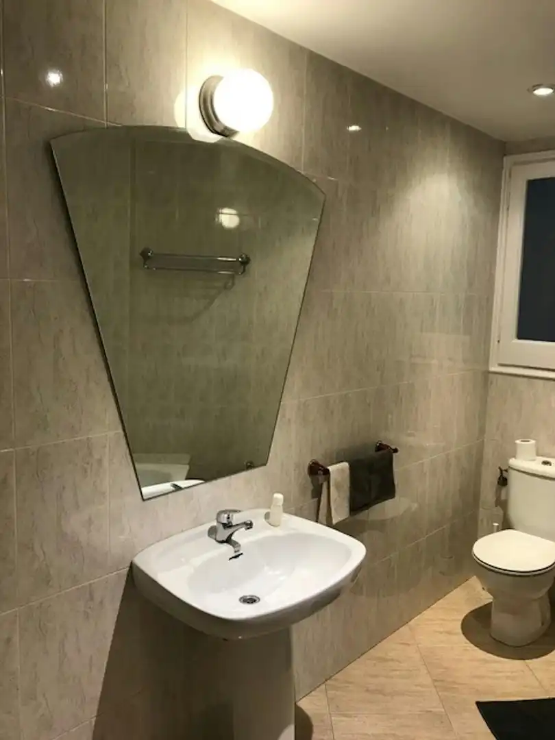 Bathroom of Flat for share in Barcelona  with Heating, Furnished and Washing machine