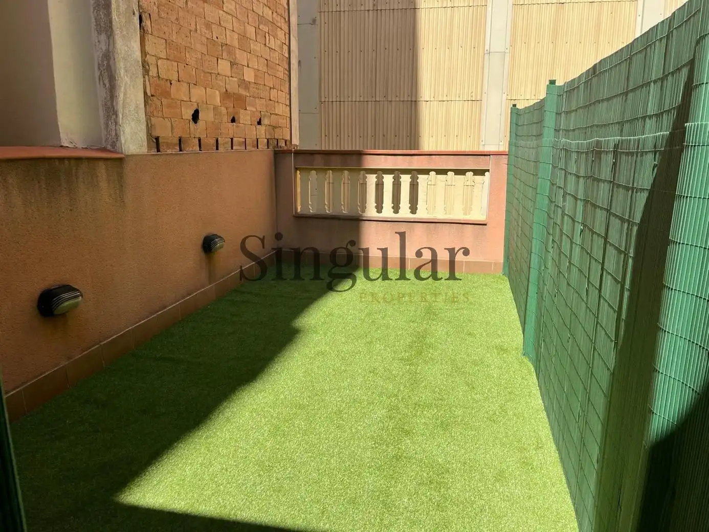 Balcony of Flat for sale in Barcelona  with Air Conditioner and Heating