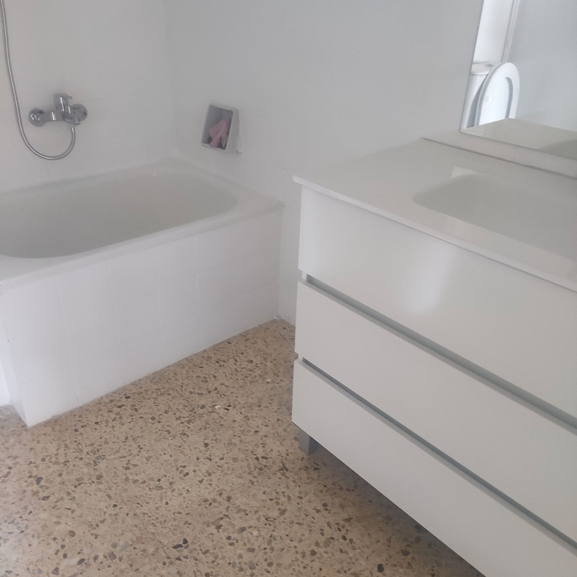 Bathroom of Attic to rent in Mediona  with Oven and Balcony