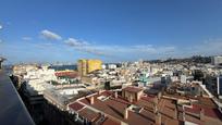 Vista exterior de Àtic de lloguer en Las Palmas de Gran Canaria amb Terrassa, Traster i Balcó