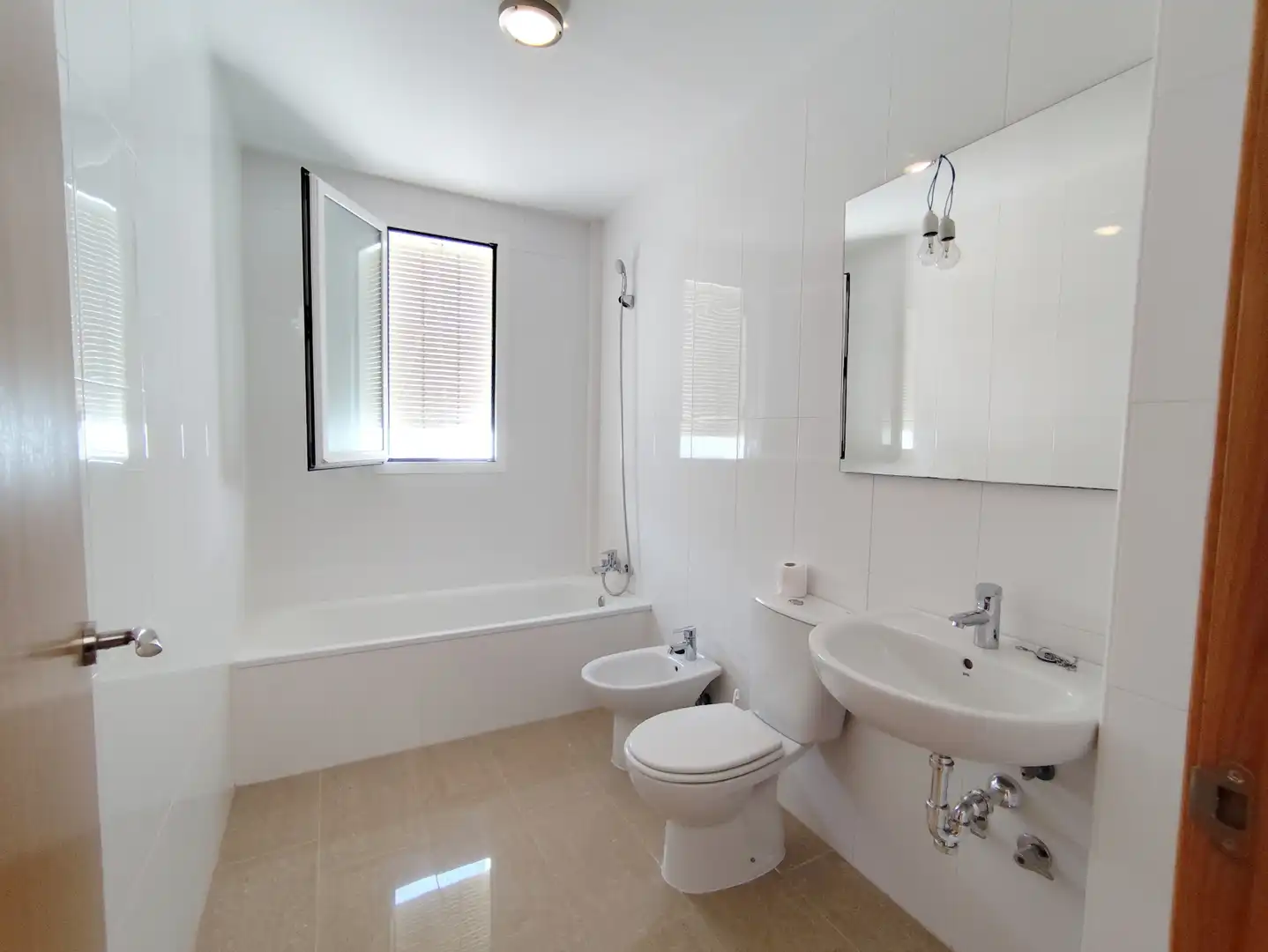 Baño de Casa o chalet de alquiler en Sanlúcar de Barrameda con Terraza, Piscina y Amueblado