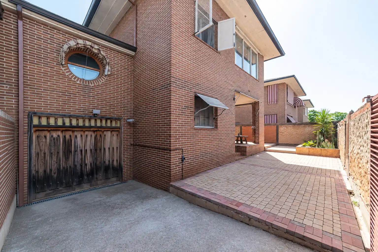 Vista exterior de Casa adosada en venta en Brunete con Jardín privado y Piscina