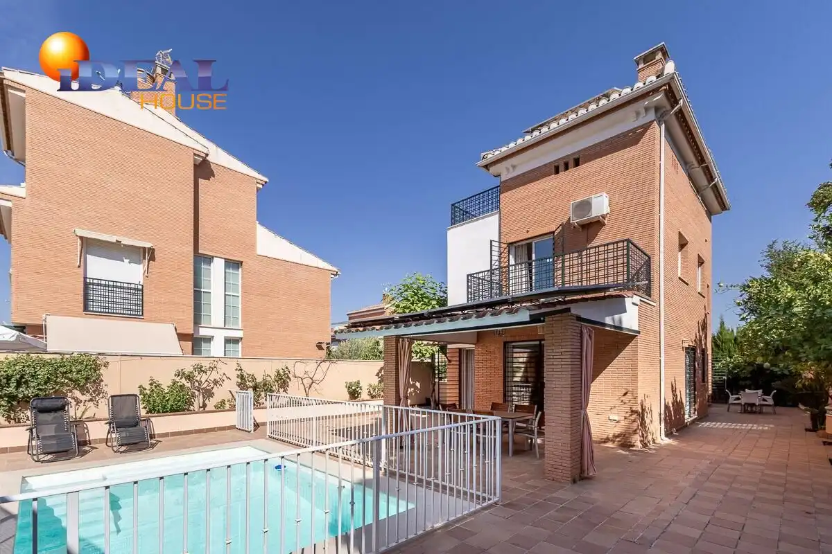 House with terrace for sale in Calle LIMA, imagen 3