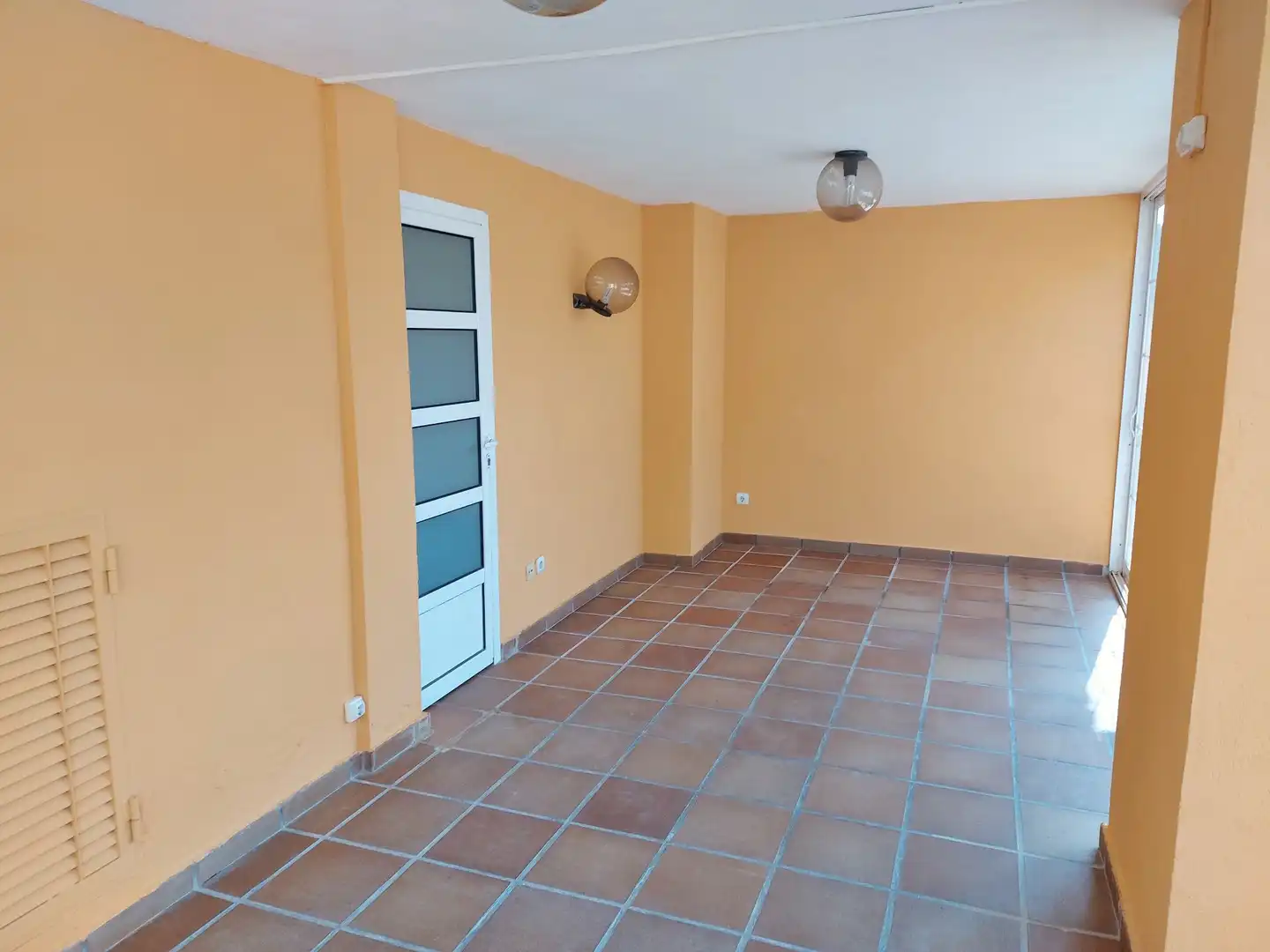 Houses for sale in La Pobla de Vallbona  with Air Conditioner, Heating and Private garden
