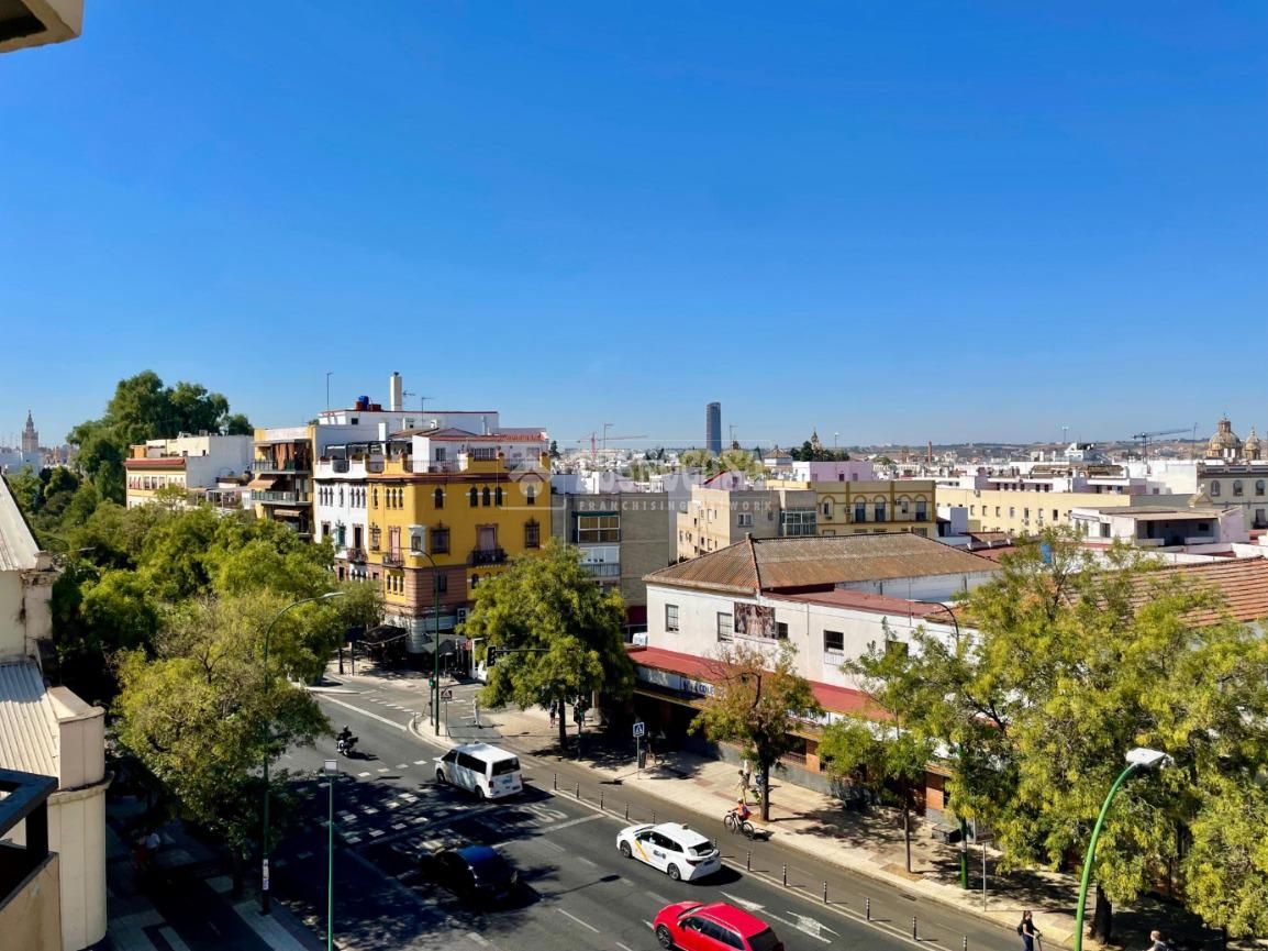 Exterior view of Flat for sale in  Sevilla Capital  with Air Conditioner and Terrace