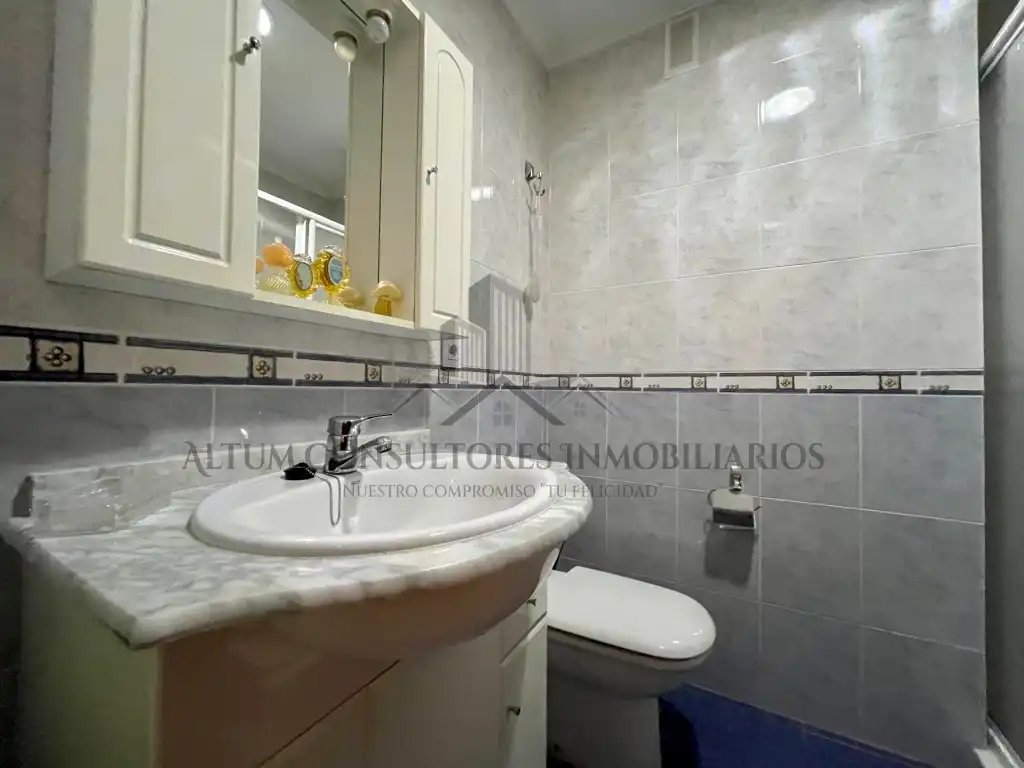 Bathroom of Flat for sale in Sevilla