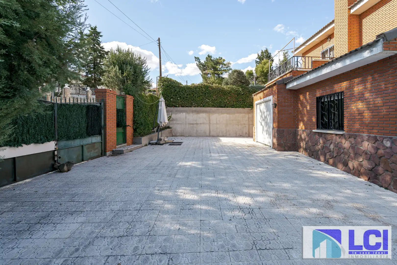 Vista exterior de Casa o chalet en venta en Villalbilla con Calefacción, Jardín privado y Terraza