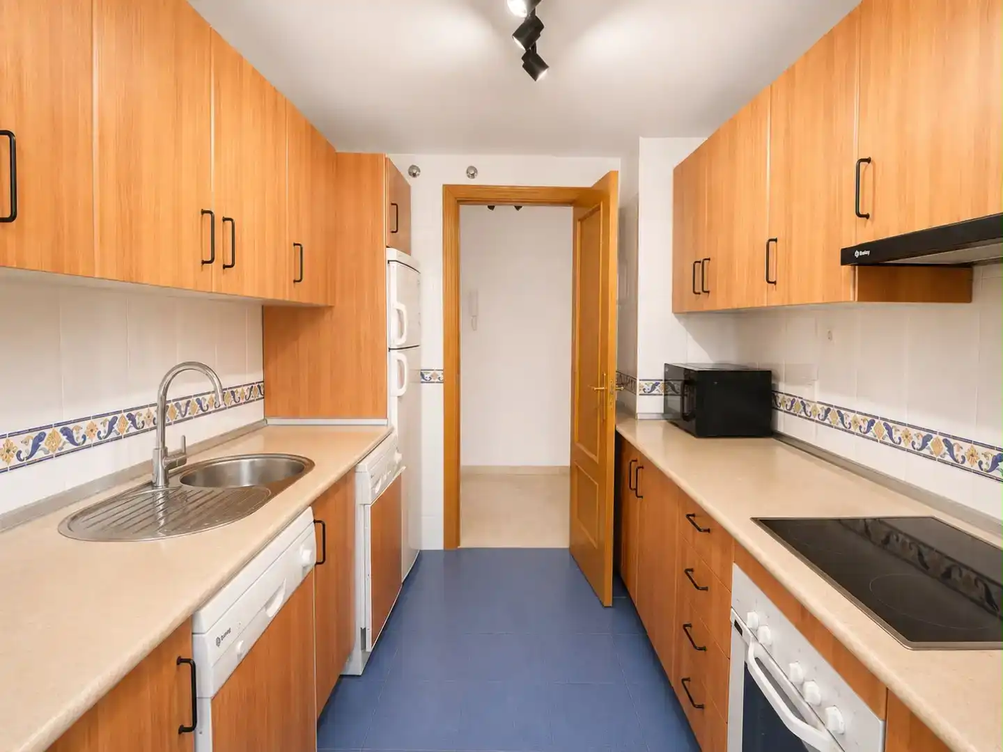 Küche von Wohnung zur Miete in Estepona mit Klimaanlage, Schwimmbad und Balkon