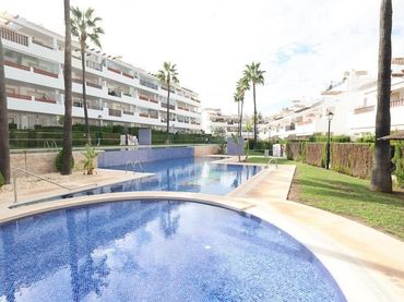 Apartment with pool for sale in Residencial Linnea Sol - Villamartín