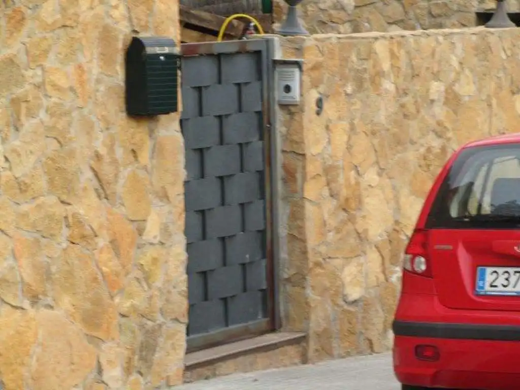 Vista exterior de Casa o chalet en venta en Martorelles con Jardín privado y Amueblado