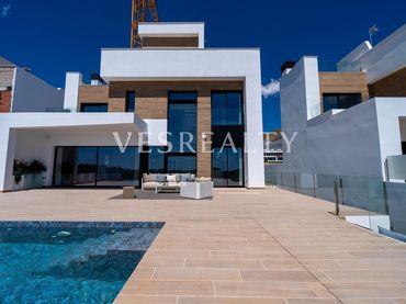 Villa con piscina in vendita a Calle Carrer Puerto Rico