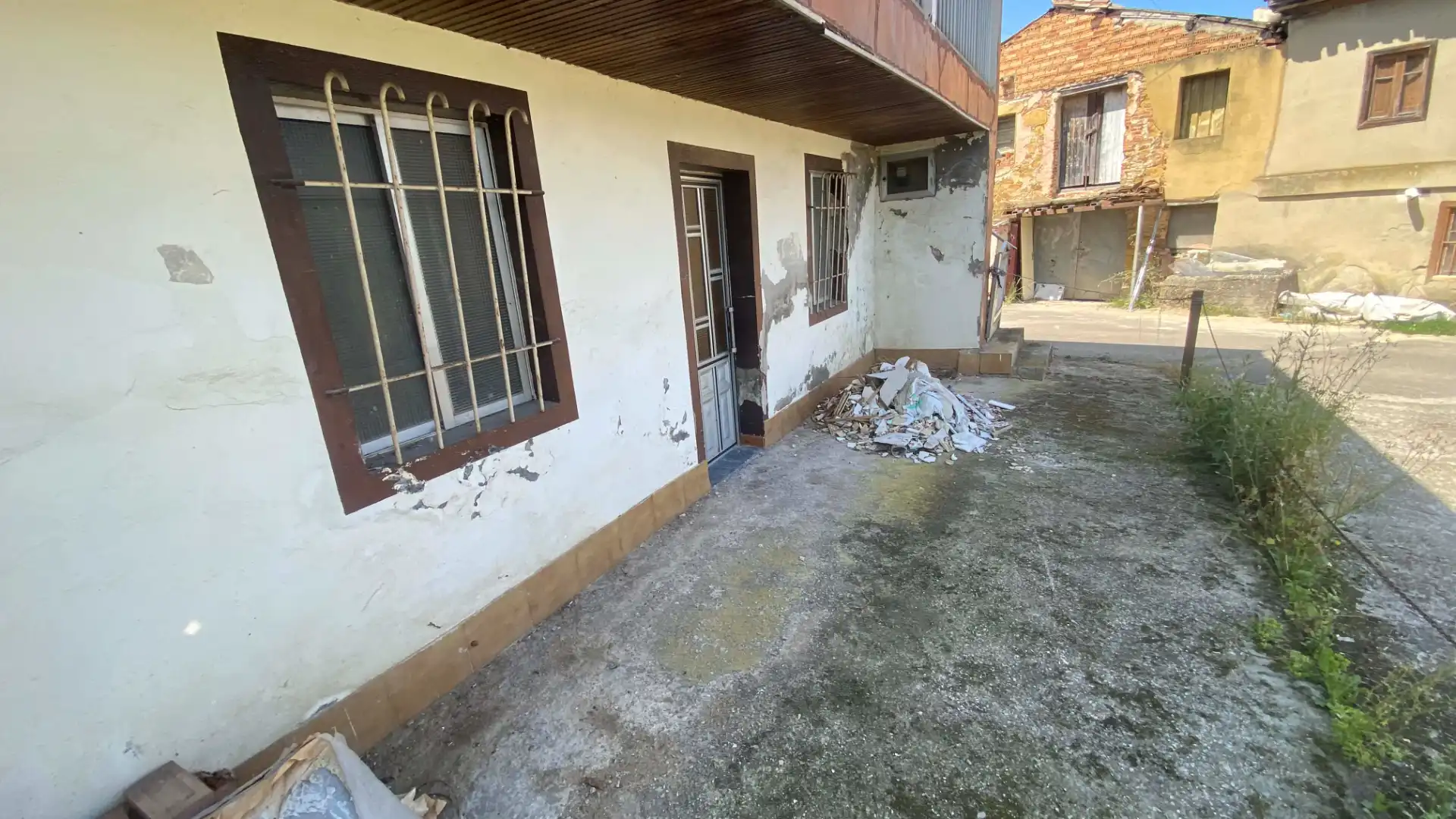 Vista exterior de Casa o chalet en venta en Langreo con Calefacción, Terraza y Balcón