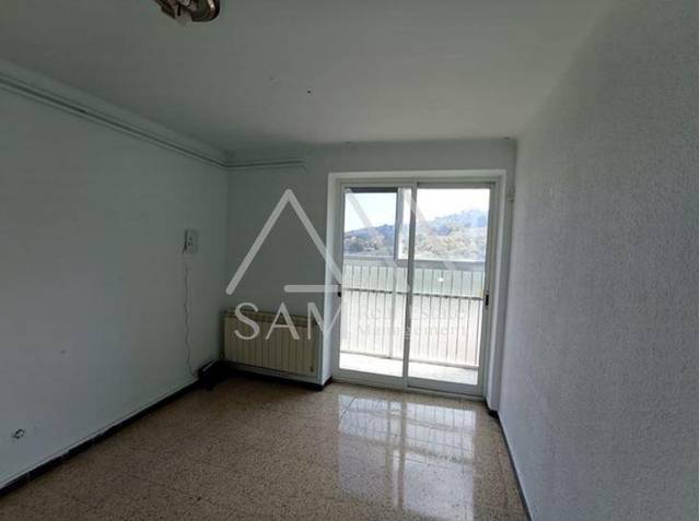 Planta baja en Venta en Ciutat Meridiana