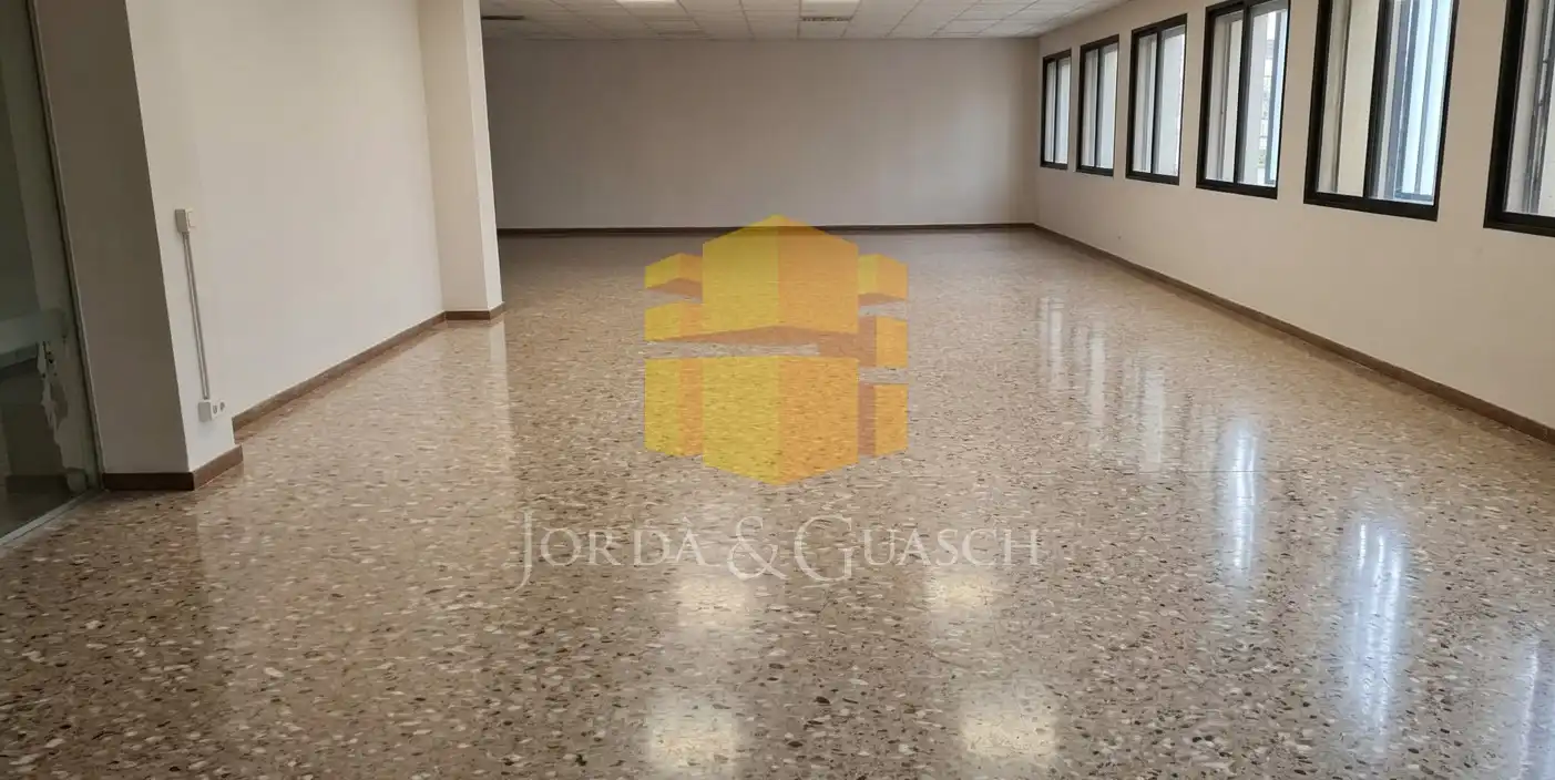 Industrial building to rent in Carrer Tirso de Molina 29, imagen 3